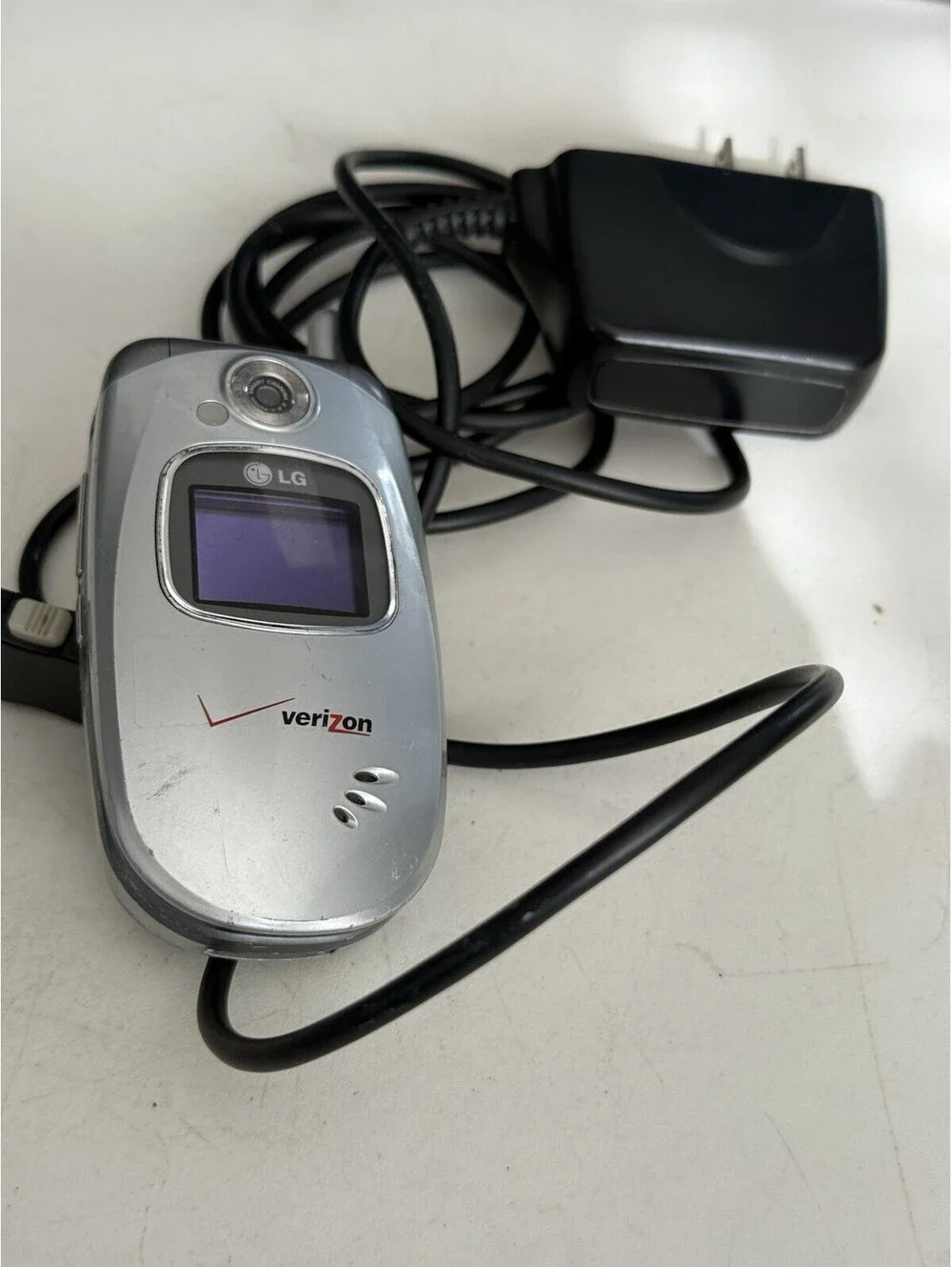 LG VX5300 Silver 128x160 Pixels Bluetooth Soft Keys (Verizon) Flip Cell Phone